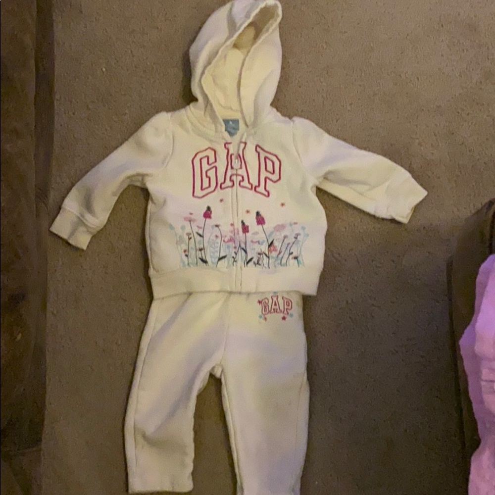 Gap - 2 piece Jacket and Pants 6-12 Months